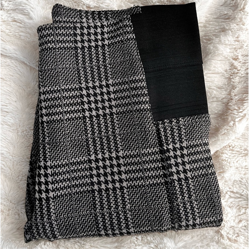 Sister SaviourPlaid Leggings (black & white) with slimming black detail Size XS